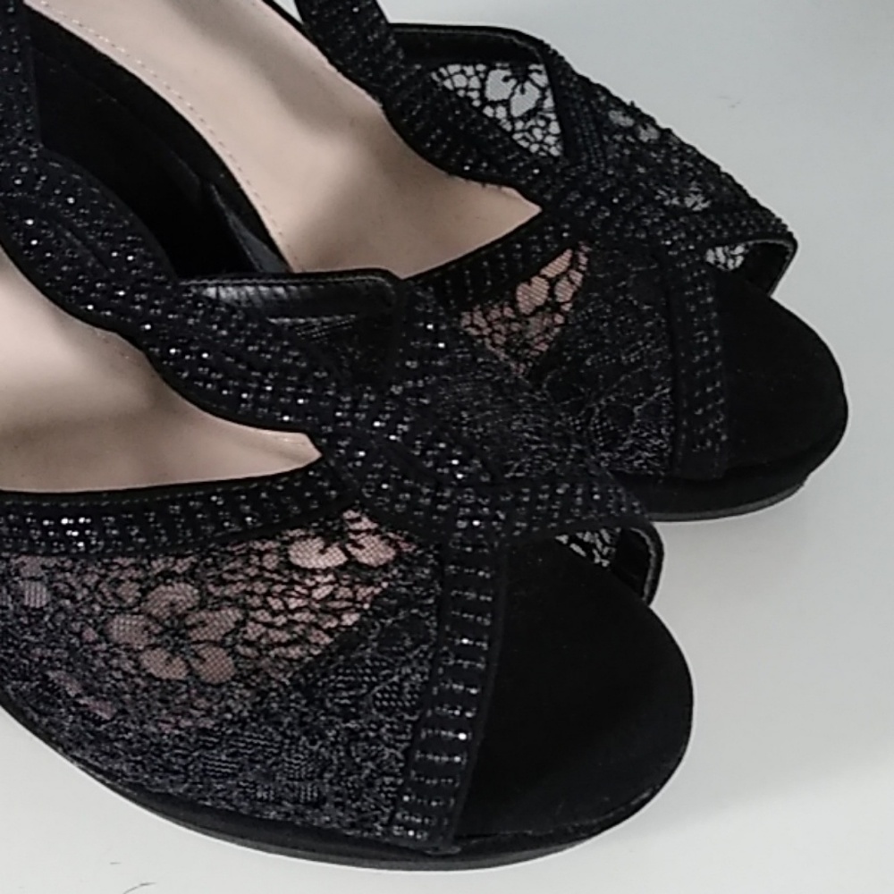 NWOT Black Beaded & Lace Sandals - Picture 2 of 8